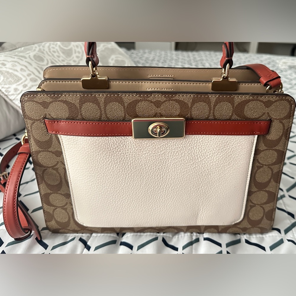 Coach Lane Carry All purse